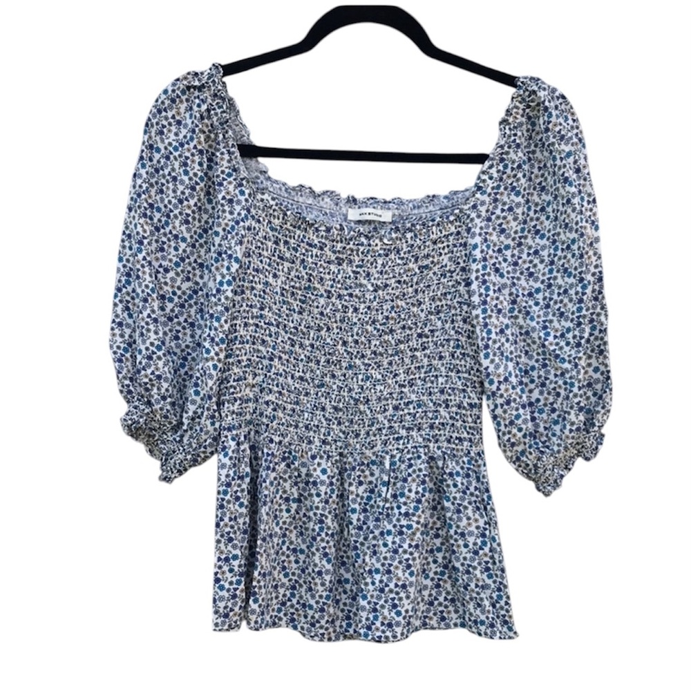 Max Studio Smocked Ditsy Floral Top Women’s S/M Blue